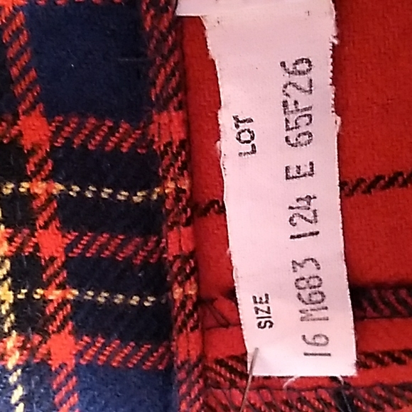 70s red plaid wool Pendleton skirt (waist: 15" flat) - Picture 5 of 10